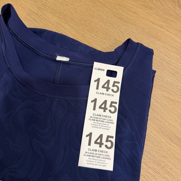 LULULEMON Lightweight Stretch Run T-Shirt Size 4? Airflow Embossed Blue - Picture 8 of 9